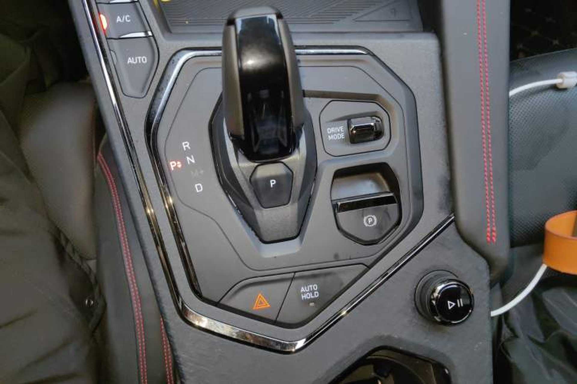 Used Lynk & Co 05 2020 2.0TD Four-Wheel Drive HypeHalo Gear Lever