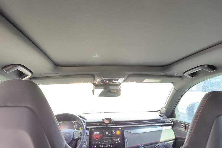 Used Lynk & Co 05 2020 2.0TD Four-Wheel Drive HypeHalo Headliner