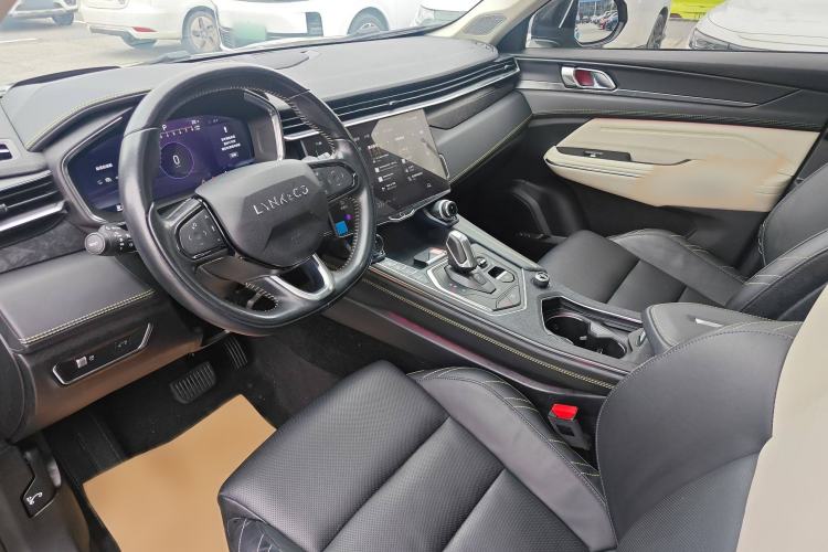 Used Lynk & Co 05 2020 2.0TD Two-Wheel Drive Shine Halo Interior 1