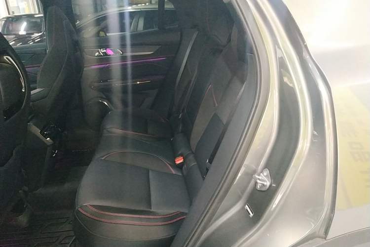 Used Lynk & Co 05 2020 2.0TD Four-Wheel Drive HypeHalo Interior 4