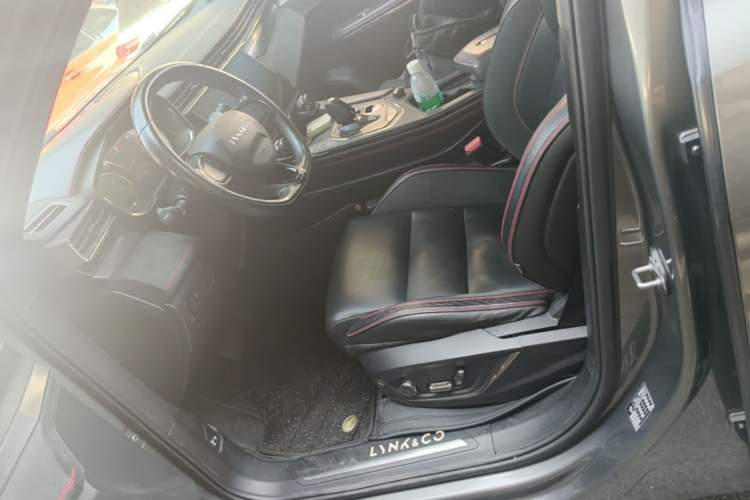 Used Lynk & Co 05 2020 2.0TD Four-Wheel Drive HypeHalo Left Front Seat