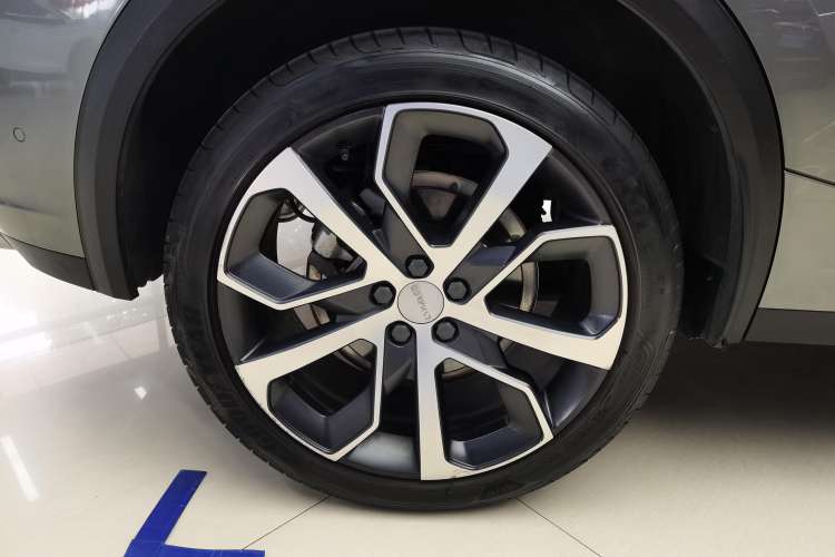 Used Lynk & Co 05 2020 2.0TD Four-Wheel Drive HypeHalo Left Front Wheel Hub