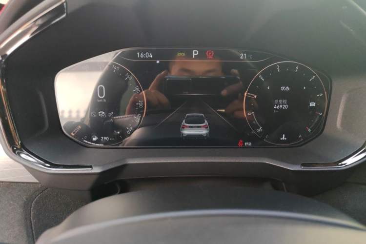 Used Lynk & Co 05 2020 2.0TD Four-Wheel Drive HypeHalo Odometer Close Up