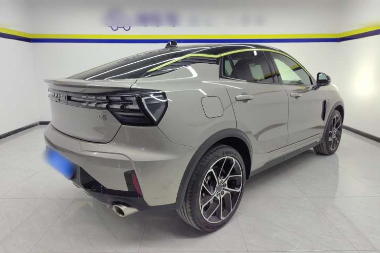 Used Lynk & Co 05 2020 2.0TD Two-Wheel Drive Shine Halo Rear Right 45 Deg
