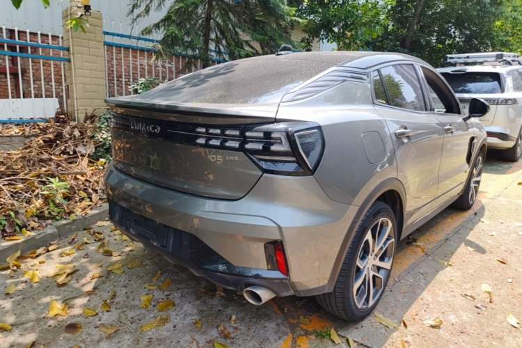 Used Lynk & Co 05 2020 2.0TD Four-Wheel Drive HypeHalo Rear Right 45 Deg