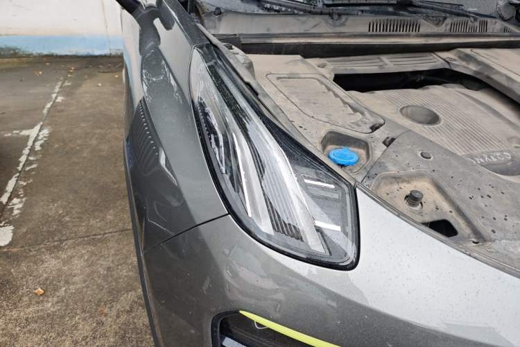 Used Lynk & Co 05 2020 2.0TD Two-Wheel Drive Shine Halo Right Front Headlight
