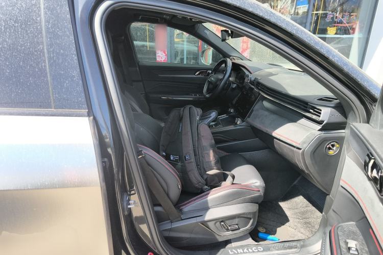 Used Lynk & Co 05 2020 2.0TD Four-Wheel Drive HypeHalo Right Front Seat