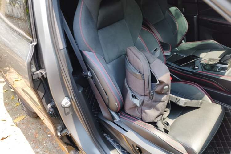 Used Lynk & Co 05 2020 2.0TD Four-Wheel Drive HypeHalo Right Front Seat