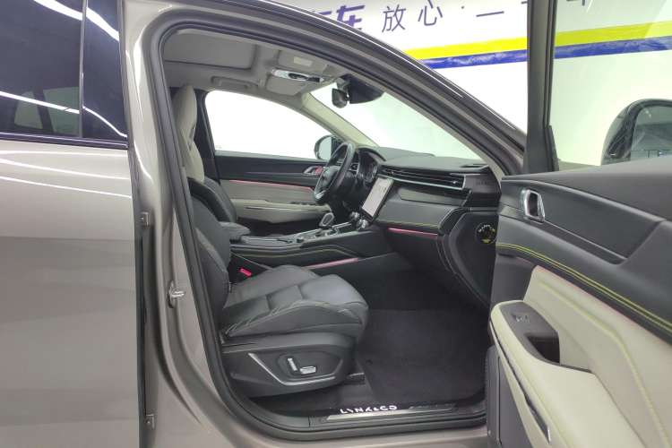 Used Lynk & Co 05 2020 2.0TD Two-Wheel Drive Shine Halo Right Front Seat