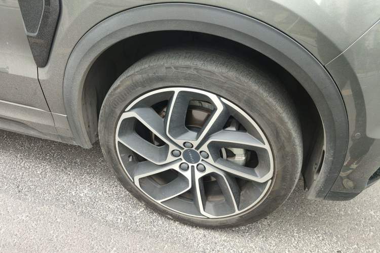 Used Lynk & Co 05 2020 2.0TD Two-Wheel Drive Shine Halo Right Front Wheel Hub