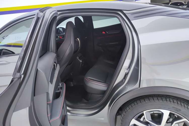 Used Lynk & Co 05 2020 2.0TD Four-Wheel Drive HypeHalo Right Rear Seat