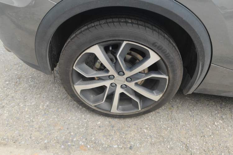 Used Lynk & Co 05 2020 2.0TD Four-Wheel Drive HypeHalo Right Rear Wheel Hub