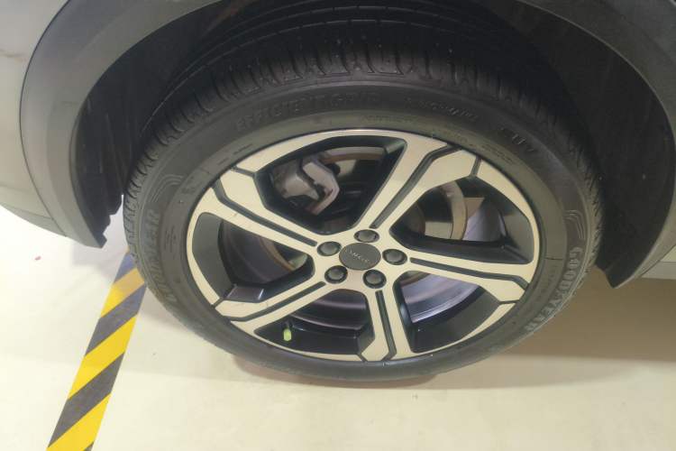Used Lynk & Co 05 2020 2.0TD Two-Wheel Drive Zhaoyang Plus Right Rear Wheel Hub
