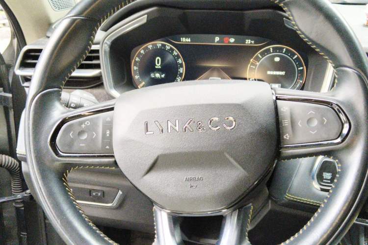 Used Lynk & Co 05 2020 2.0TD Two-Wheel Drive Shine Halo Steering Wheel