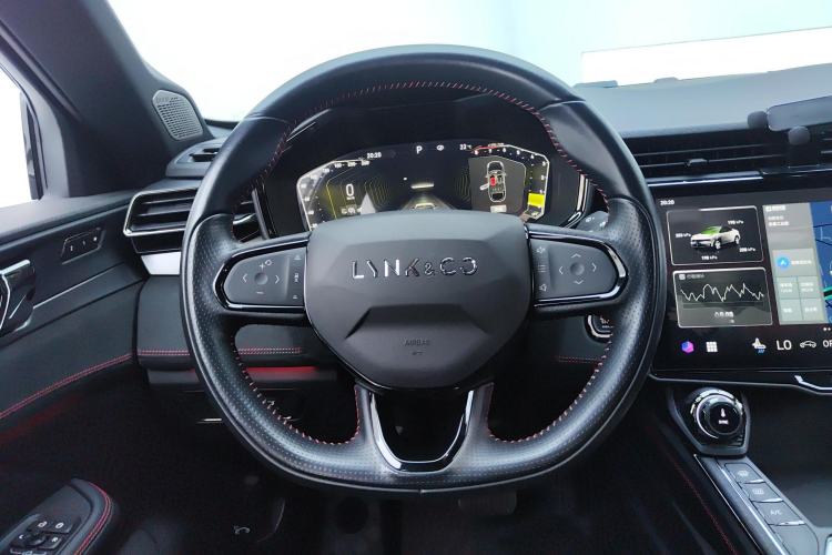 Used Lynk & Co 05 2020 2.0TD Four-Wheel Drive HypeHalo Steering Wheel