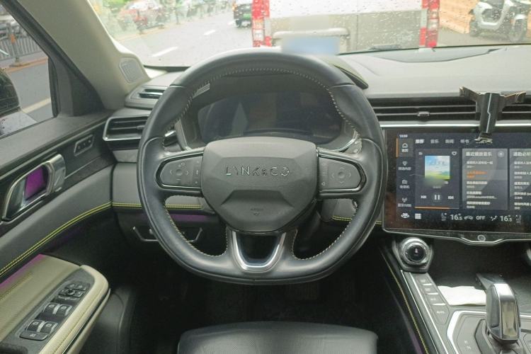Used Lynk & Co 05 2020 2.0TD Two-Wheel Drive Shine Halo Steering Wheel