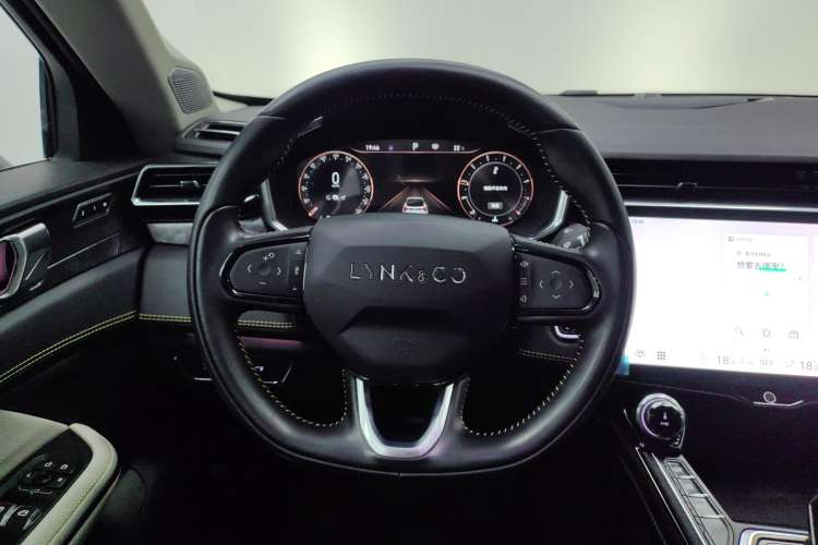 Used Lynk & Co 05 2020 2.0TD Two-Wheel Drive Shine Halo Steering Wheel