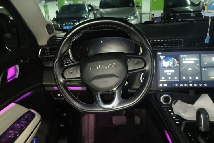 Used Lynk & Co 05 2020 2.0TD Two-Wheel Drive Shine Halo Steering Wheel
