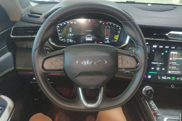 Used Lynk & Co 05 2020 2.0TD Two-Wheel Drive Zhaoyang Plus Steering Wheel