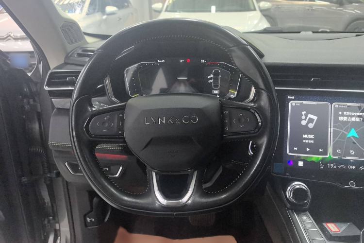 Used Lynk & Co 05 2020 2.0TD Two-Wheel Drive Shine Halo Steering Wheel