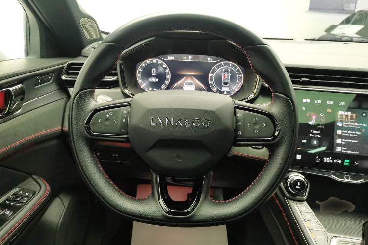 Used Lynk & Co 05 2020 2.0TD Four-Wheel Drive HypeHalo Steering Wheel