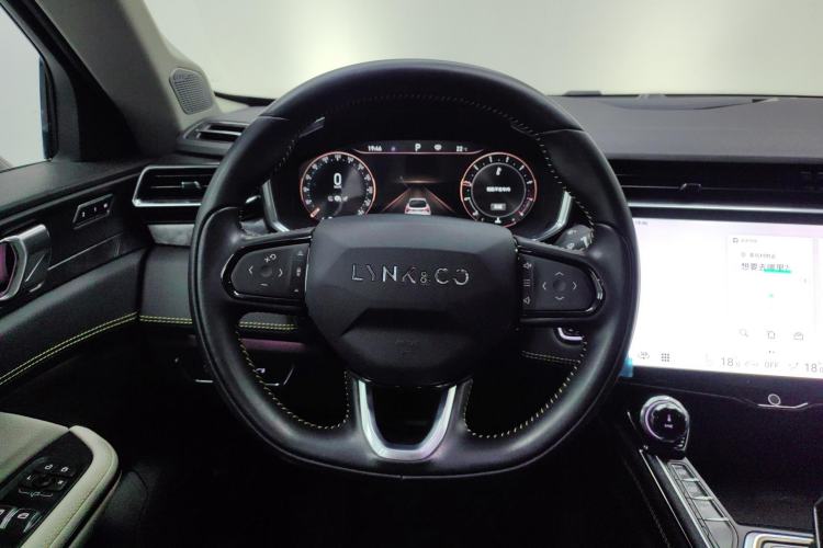 Used Lynk & Co 05 2020 2.0TD Two-Wheel Drive Shine Halo Steering Wheel