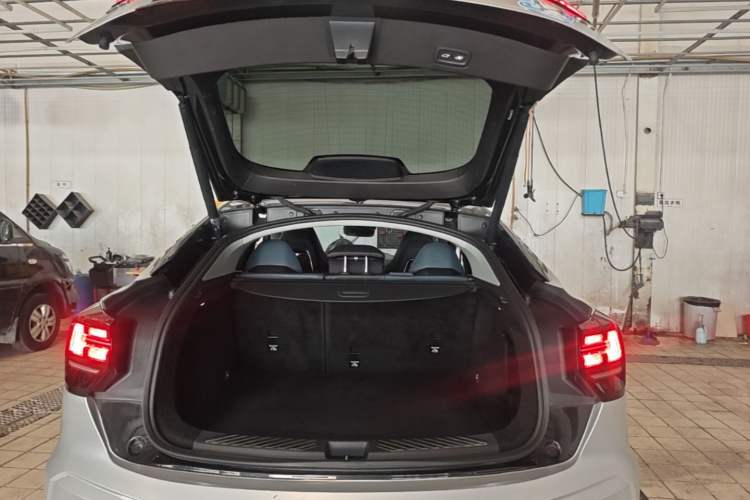 Used Lynk & Co 05 2020 2.0TD Two-Wheel Drive Shine Halo Trunk
