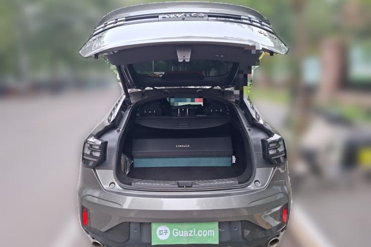 Used Lynk & Co 05 2020 2.0TD Four-Wheel Drive HypeHalo Trunk