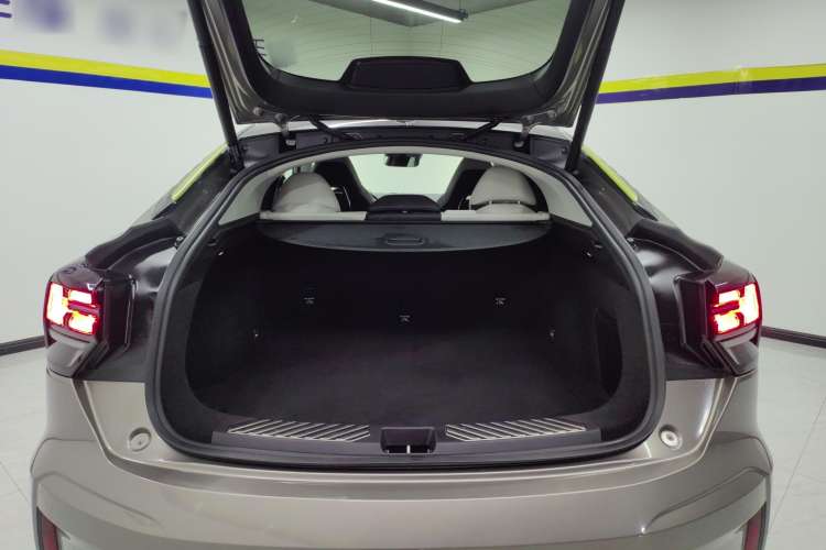 Used Lynk & Co 05 2020 2.0TD Two-Wheel Drive Shine Halo Trunk