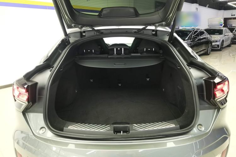 Used Lynk & Co 05 2020 2.0TD Four-Wheel Drive HypeHalo Trunk
