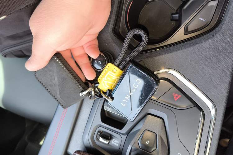 Used Lynk & Co 05 2020 2.0TD Four-Wheel Drive HypeHalo Vehicle Key