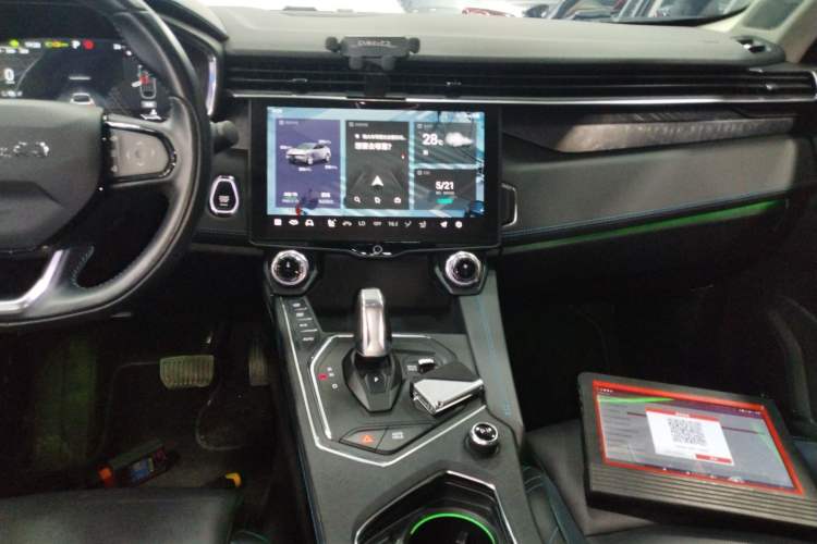 Used Lynk & Co 05 2020 2.0TD Two-Wheel Drive Shine Halo Audio And AC Panel