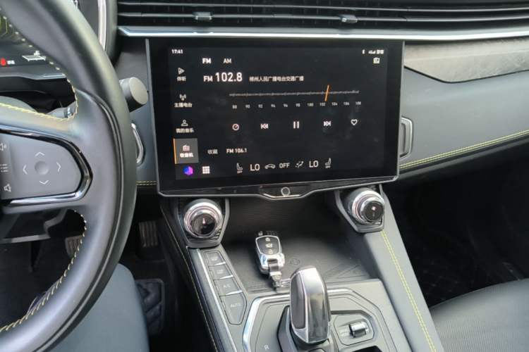 Used Lynk & Co 05 2020 2.0TD Two-Wheel Drive Shine Halo Audio And AC Panel