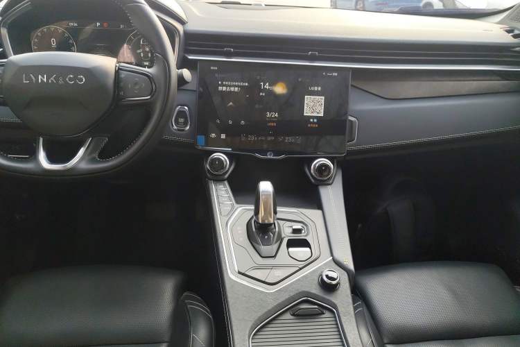 Used Lynk & Co 05 2020 2.0TD Two-Wheel Drive Shine Halo Audio And AC Panel