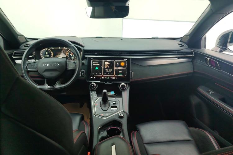 Used Lynk & Co 05 2020 2.0TD Four-Wheel Drive HypeHalo Center Console