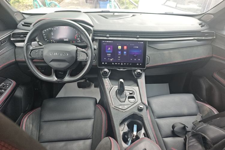 Used Lynk & Co 05 2020 2.0TD Four-Wheel Drive HypeHalo Center Console