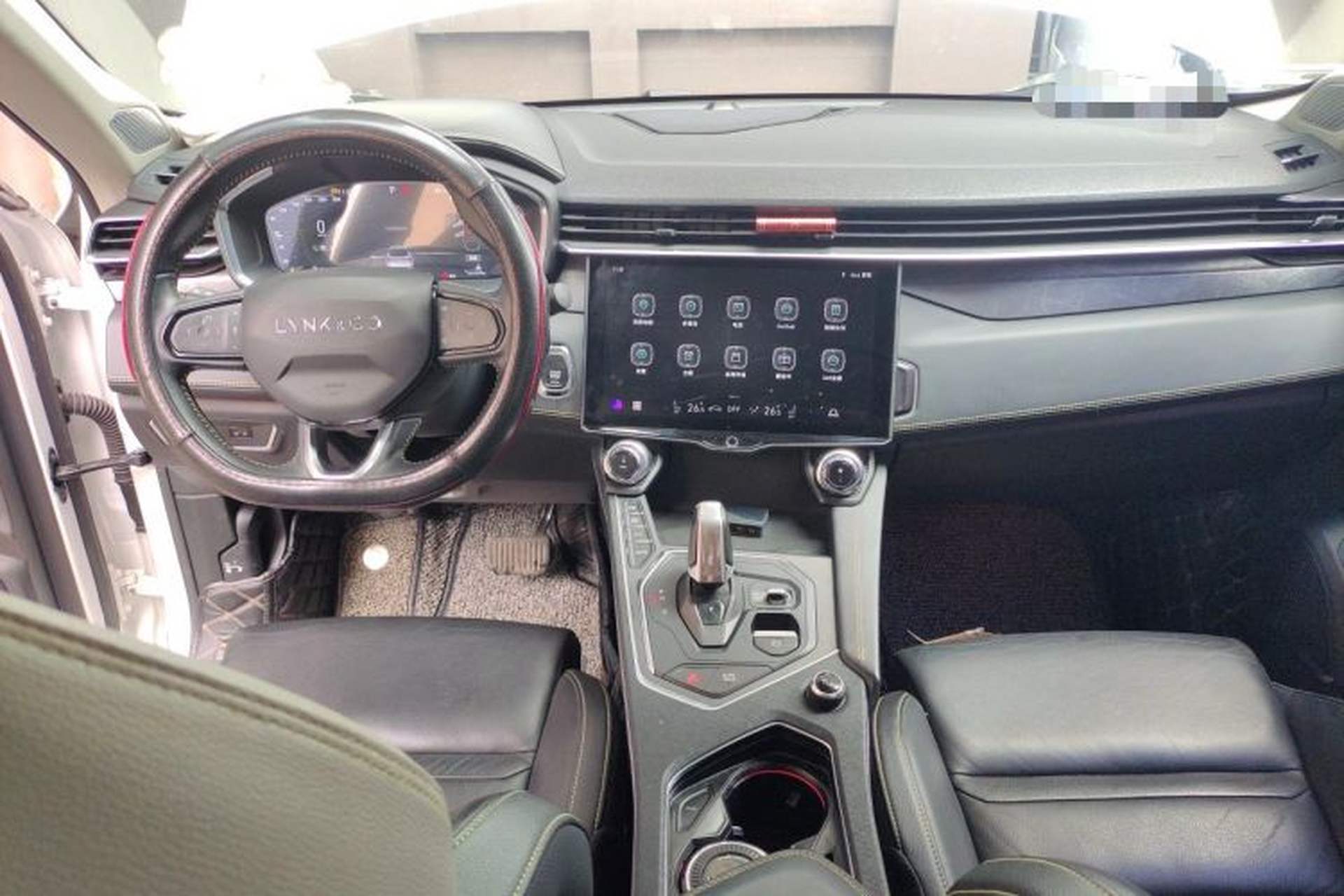 Used Lynk & Co 05 2020 2.0TD Two-Wheel Drive Zhaoyang Plus Center Console