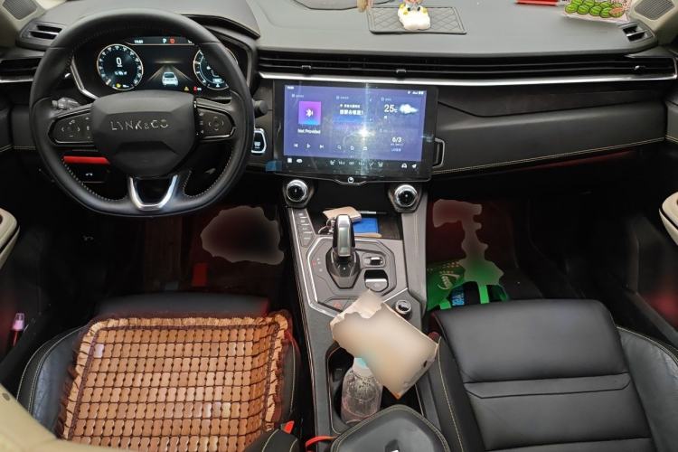 Used Lynk & Co 05 2020 2.0TD Two-Wheel Drive Zhaoyang Plus Center Console