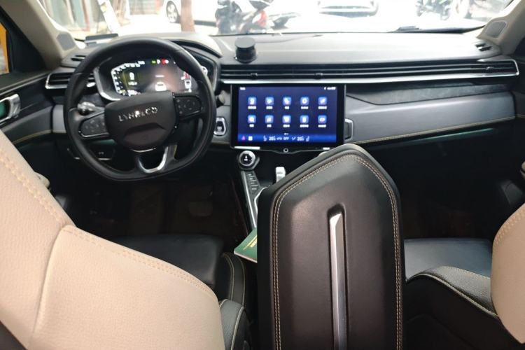 Used Lynk & Co 05 2020 2.0TD Two-Wheel Drive Zhaoyang Plus Center Console