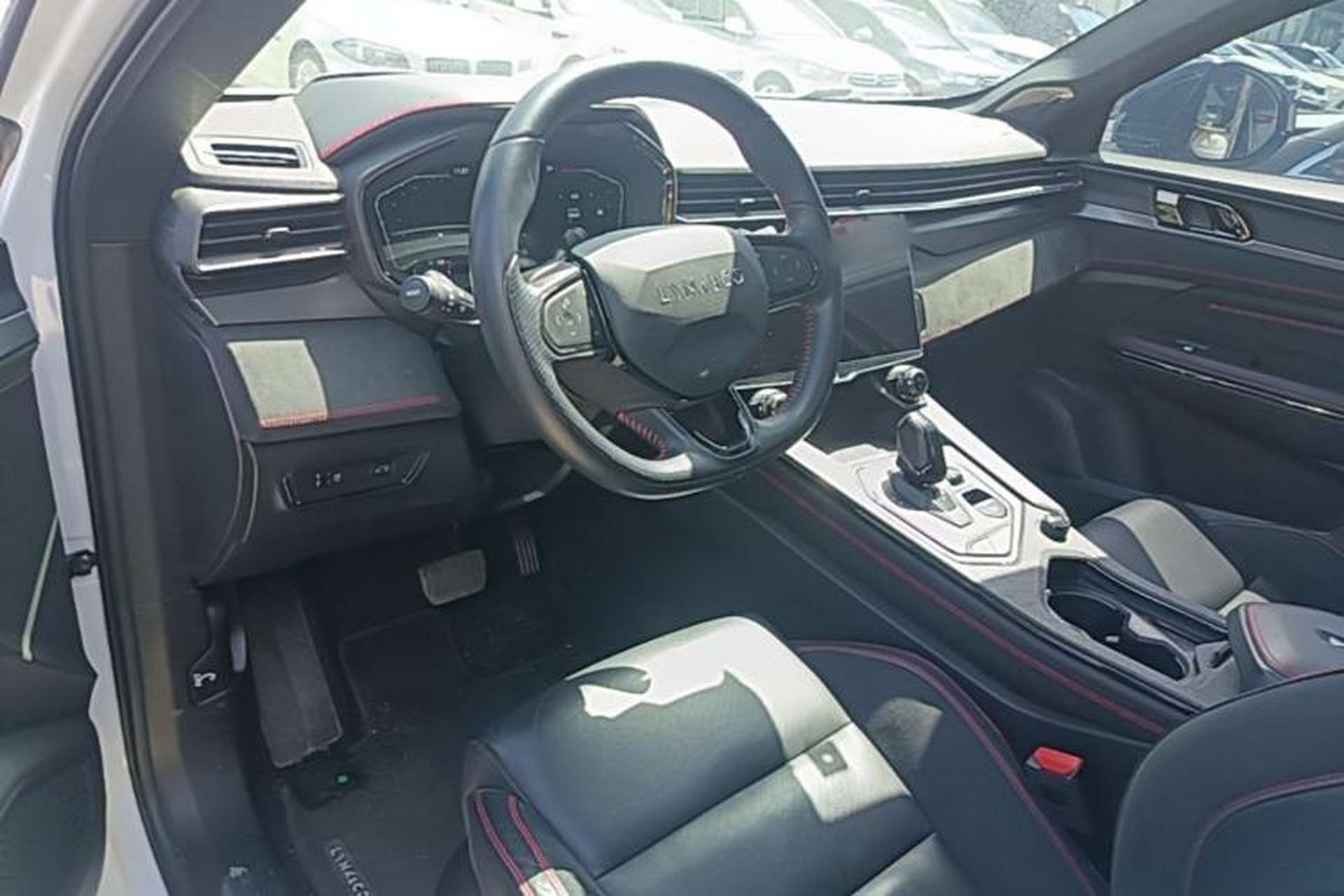 Used Lynk & Co 05 2020 2.0TD Four-Wheel Drive HypeHalo Center Console