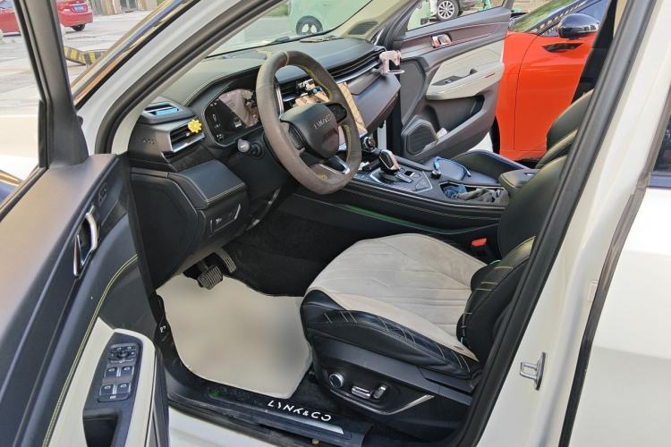 Used Lynk & Co 05 2020 2.0TD Two-Wheel Drive Shine Halo Driver Seat