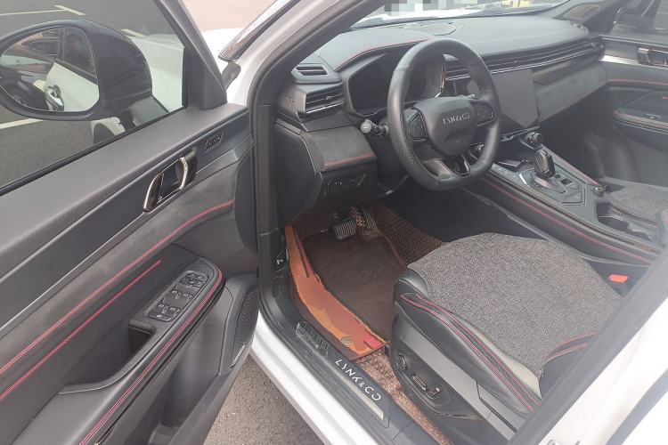 Used Lynk & Co 05 2020 2.0TD Four-Wheel Drive HypeHalo Driver Seat