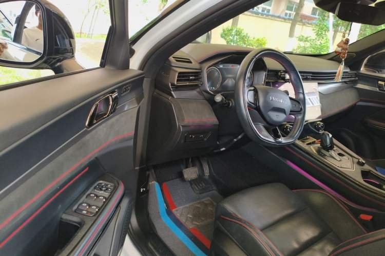 Used Lynk & Co 05 2020 2.0TD Four-Wheel Drive HypeHalo Driver Seat