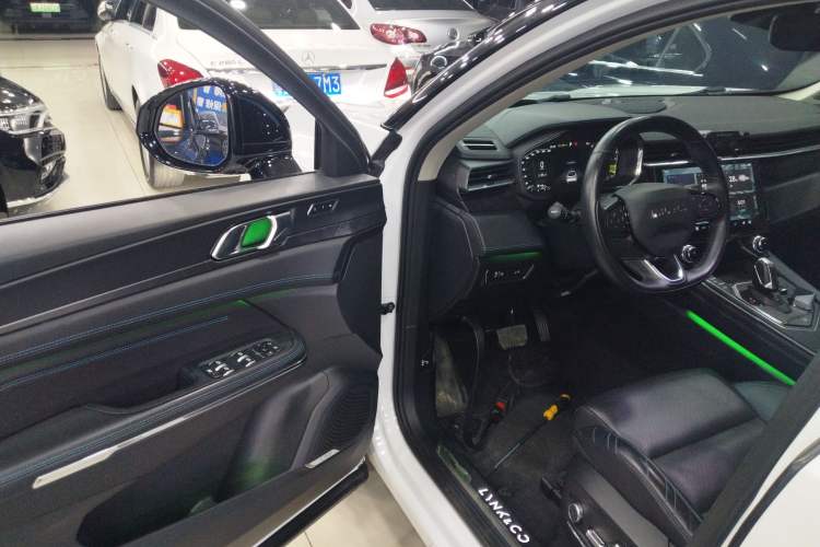 Used Lynk & Co 05 2020 2.0TD Two-Wheel Drive Shine Halo Driver Seat