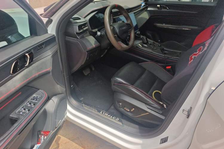 Used Lynk & Co 05 2020 2.0TD Four-Wheel Drive HypeHalo Driver Seat
