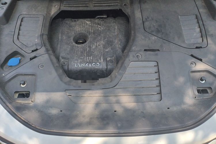 Used Lynk & Co 05 2020 2.0TD Four-Wheel Drive HypeHalo Engine Bay