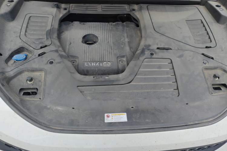 Used Lynk & Co 05 2020 2.0TD Four-Wheel Drive HypeHalo Engine Bay