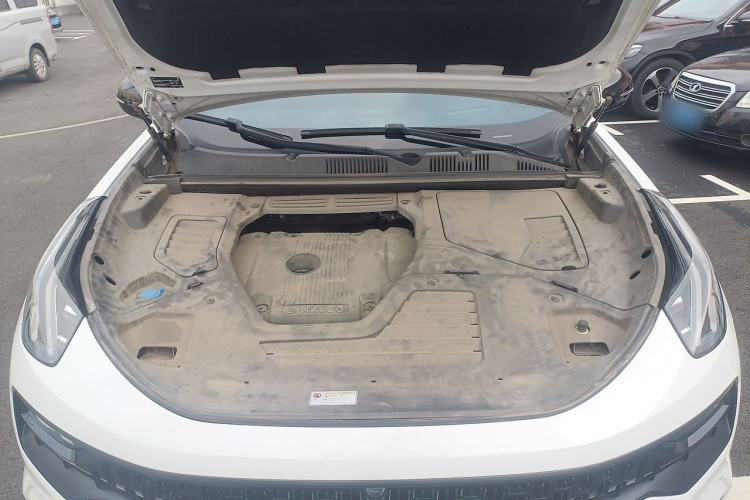 Used Lynk & Co 05 2020 2.0TD Four-Wheel Drive HypeHalo Engine Bay