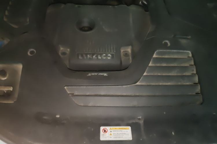 Used Lynk & Co 05 2020 2.0TD Four-Wheel Drive HypeHalo Engine Bay