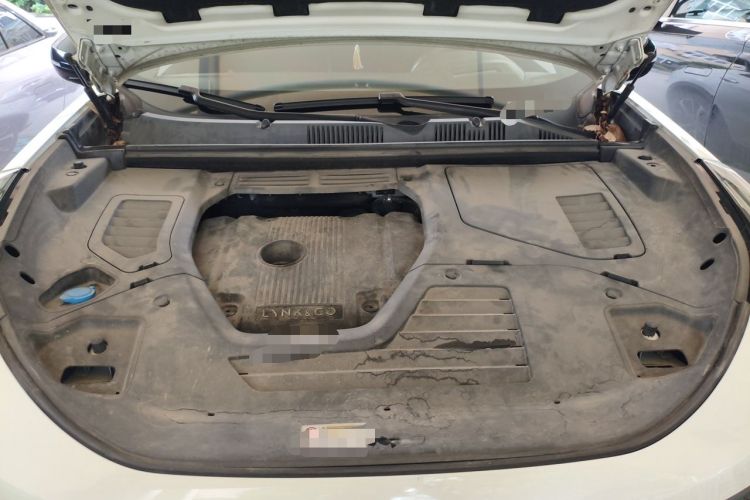 Used Lynk & Co 05 2020 2.0TD Four-Wheel Drive HypeHalo Engine Bay